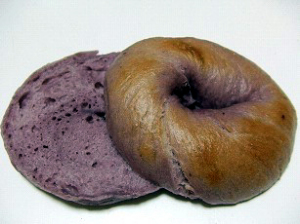 紫芋のベーグル